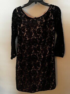 GENTLY USED} Vince Camuto Black Lace Overlay Dress / Size 8